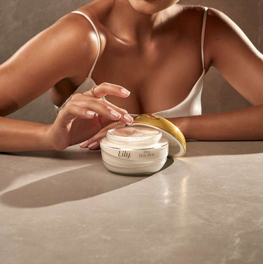 LILY SATIN MOISTURIZING CREAM, 250G