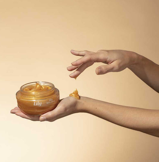 LILY GLOW BODY ILLUMINATING AND MOISTURIZING GEL, 250G