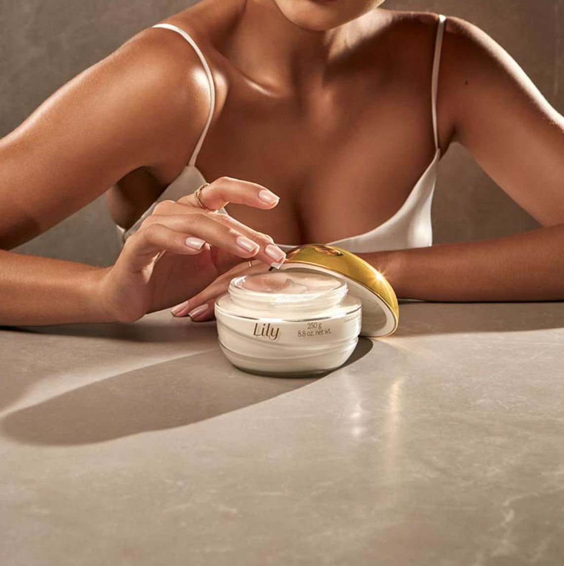 LILY SATIN MOISTURIZING CREAM, 250G